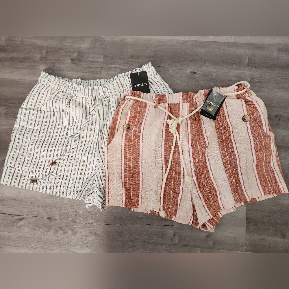 NWT Womens Cargo Shorts Set